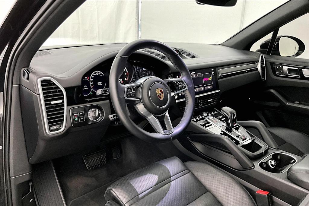 Thumbnail: 2022 Porsche Cayenne - 2