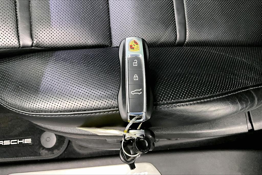 Thumbnail: 2022 Porsche Cayenne - 18