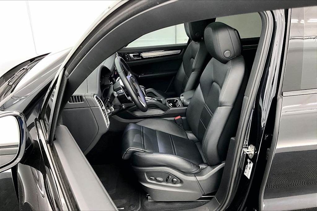 Thumbnail: 2022 Porsche Cayenne - 9