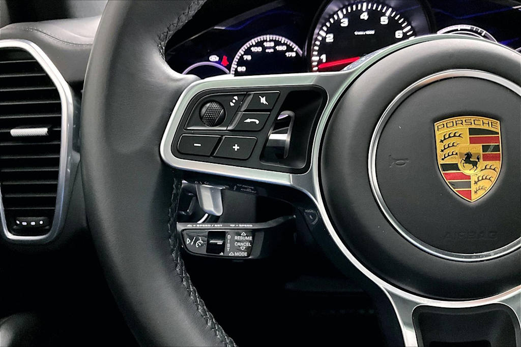 Thumbnail: 2022 Porsche Cayenne - 25