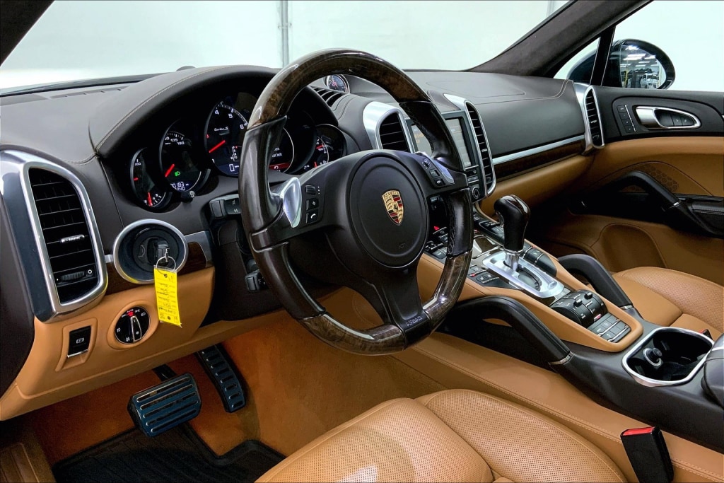 2014 Porsche Cayenne Turbo 2