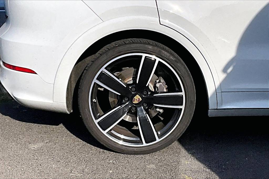 Thumbnail: 2019 Porsche Cayenne - 20