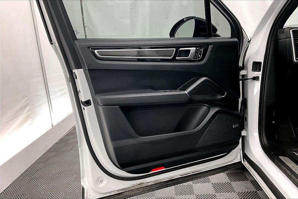 Thumbnail: 2019 Porsche Cayenne - 27