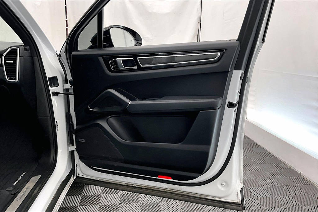Thumbnail: 2019 Porsche Cayenne - 28