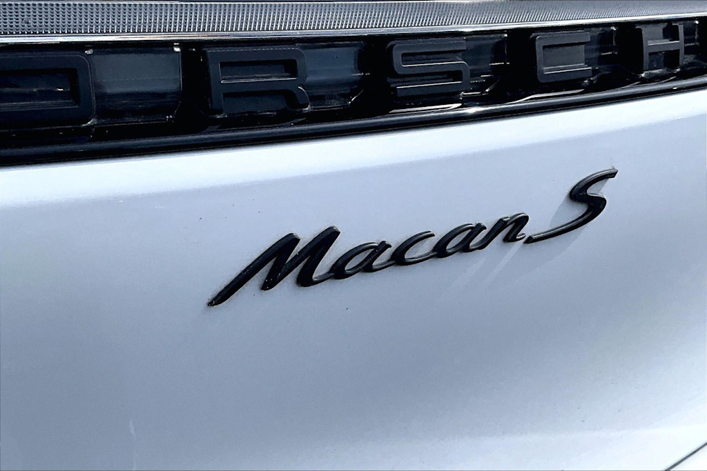 Thumbnail: 2024 Porsche Macan - 6