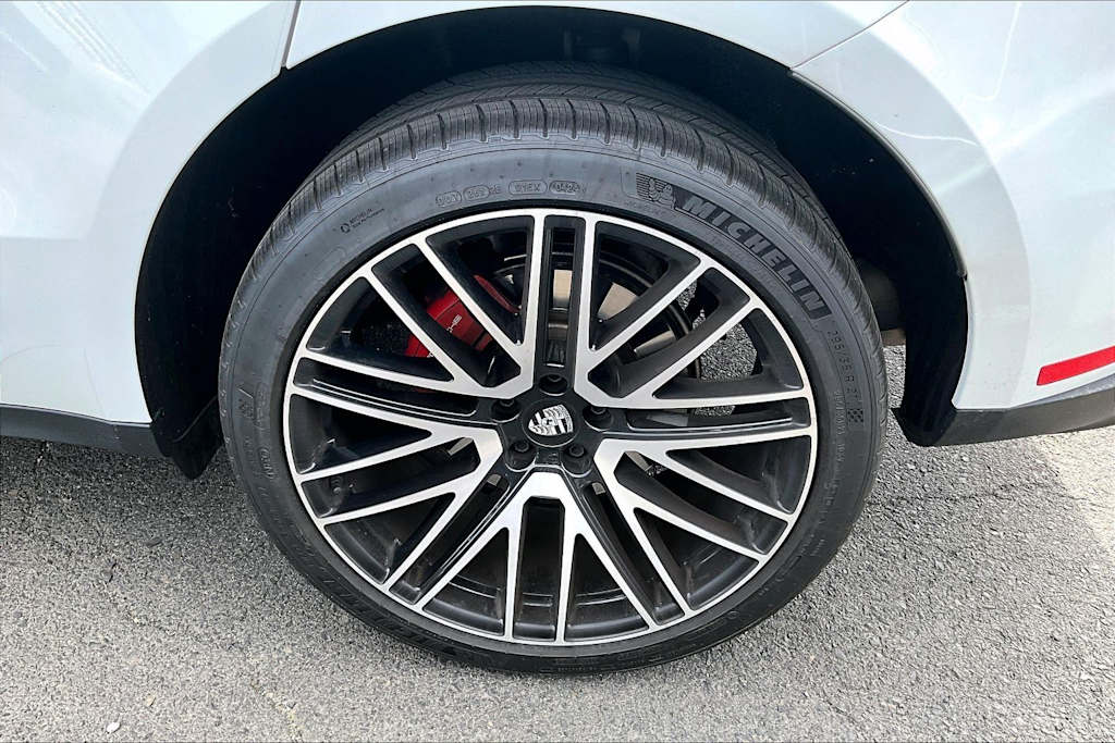 Thumbnail: 2024 Porsche Macan - 10