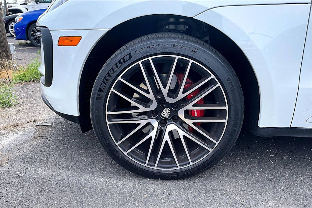 Thumbnail: 2024 Porsche Macan - 7