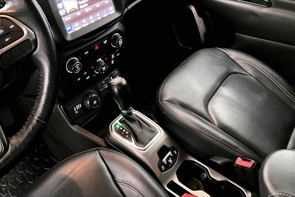 Thumbnail: 2020 Jeep Renegade - 16