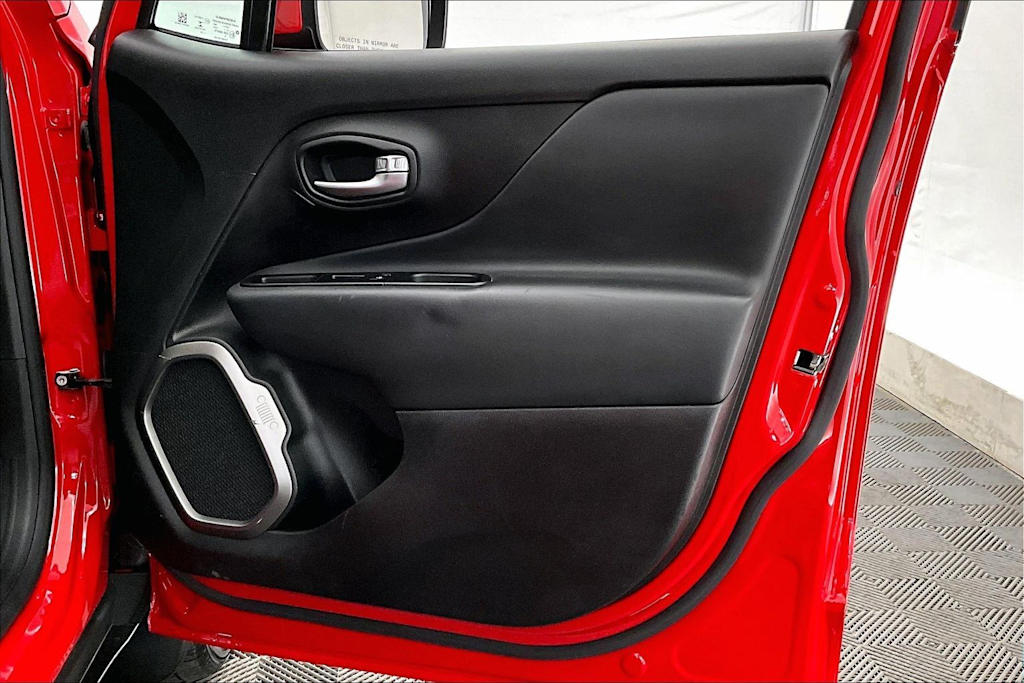 Thumbnail: 2020 Jeep Renegade - 29