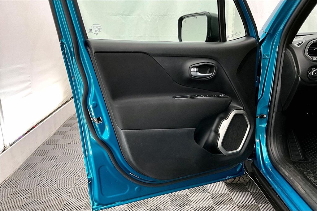 Thumbnail: 2021 Jeep Renegade - 25