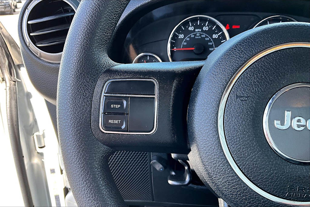 Thumbnail: 2018 Jeep Wrangler - 19