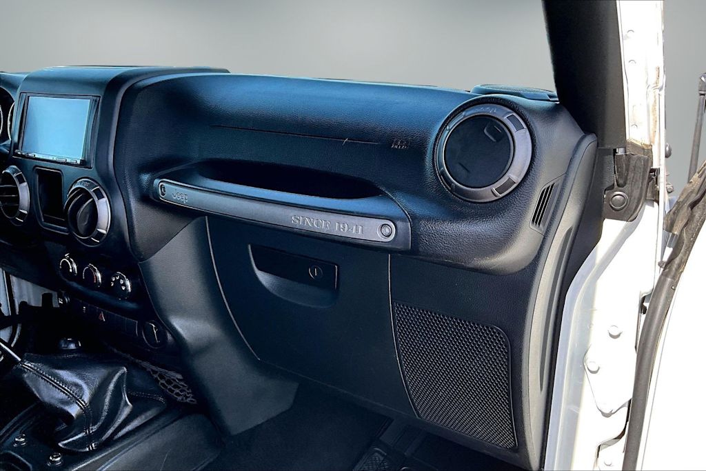 Thumbnail: 2018 Jeep Wrangler - 18