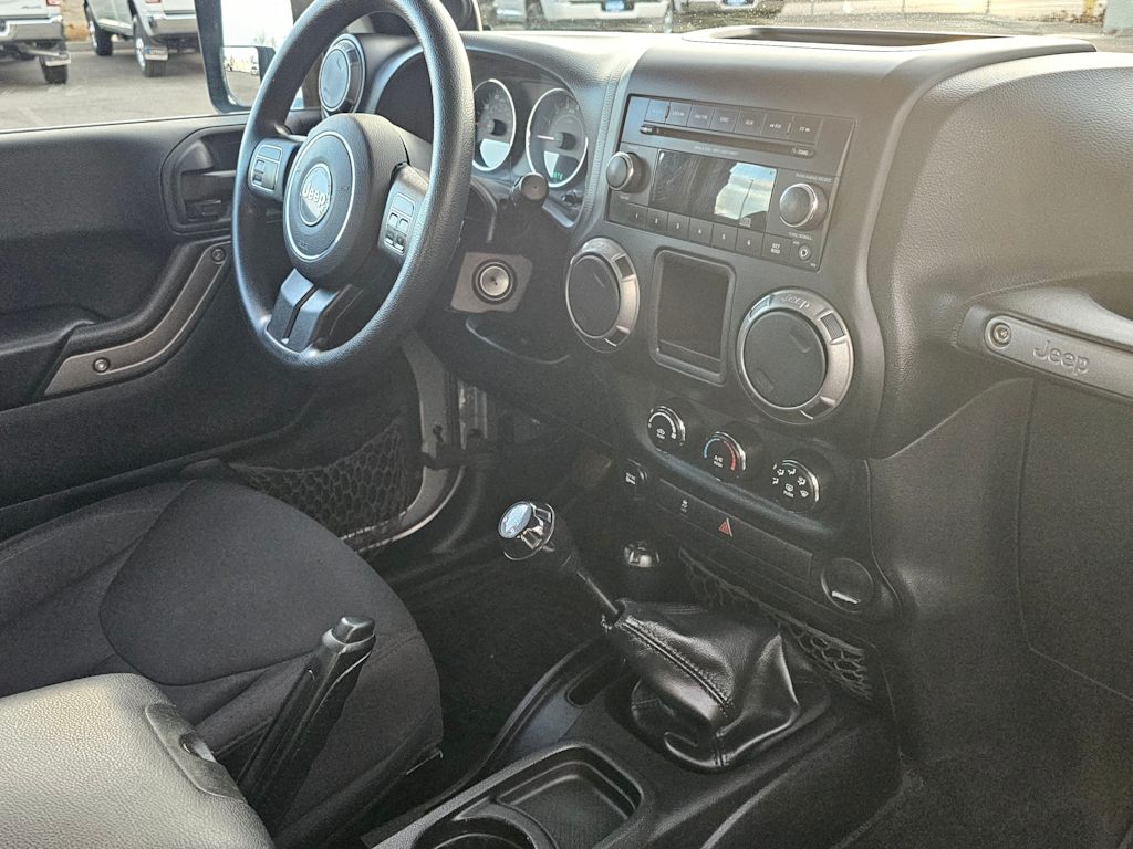 2014 Jeep Wrangler Sport 13