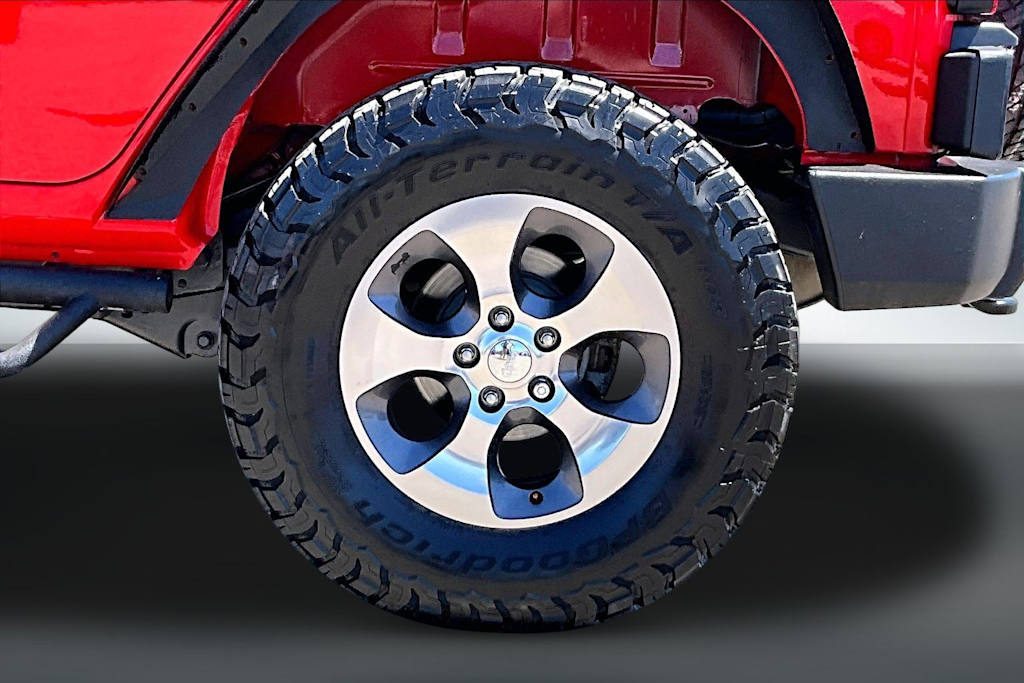 Thumbnail: 2017 Jeep Wrangler - 32