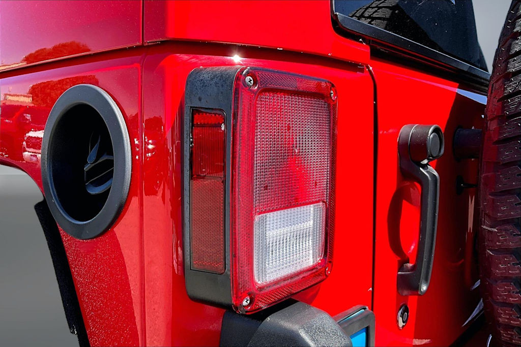 Thumbnail: 2017 Jeep Wrangler - 30