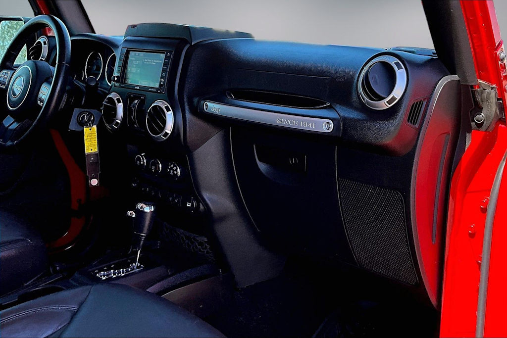 Thumbnail: 2017 Jeep Wrangler - 23