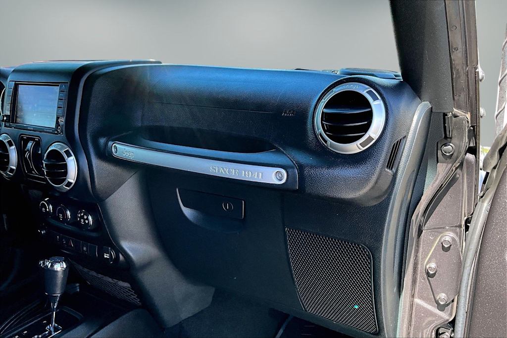 Thumbnail: 2018 Jeep Wrangler - 24