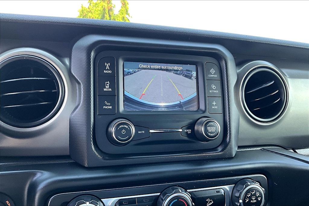 Thumbnail: 2018 Jeep Wrangler - 15