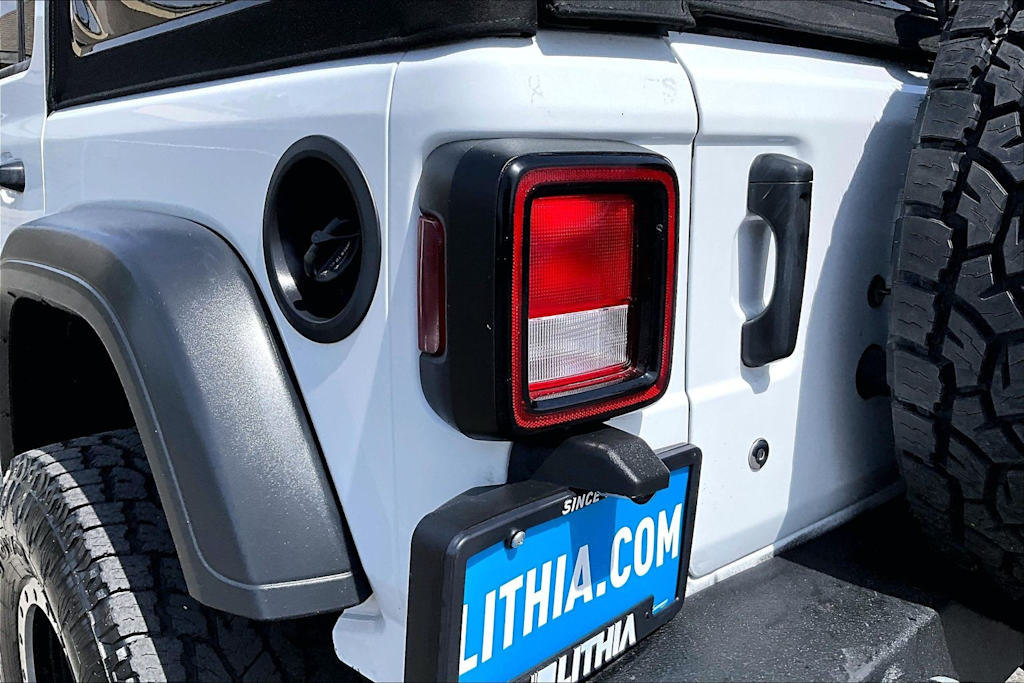 Thumbnail: 2018 Jeep Wrangler - 32