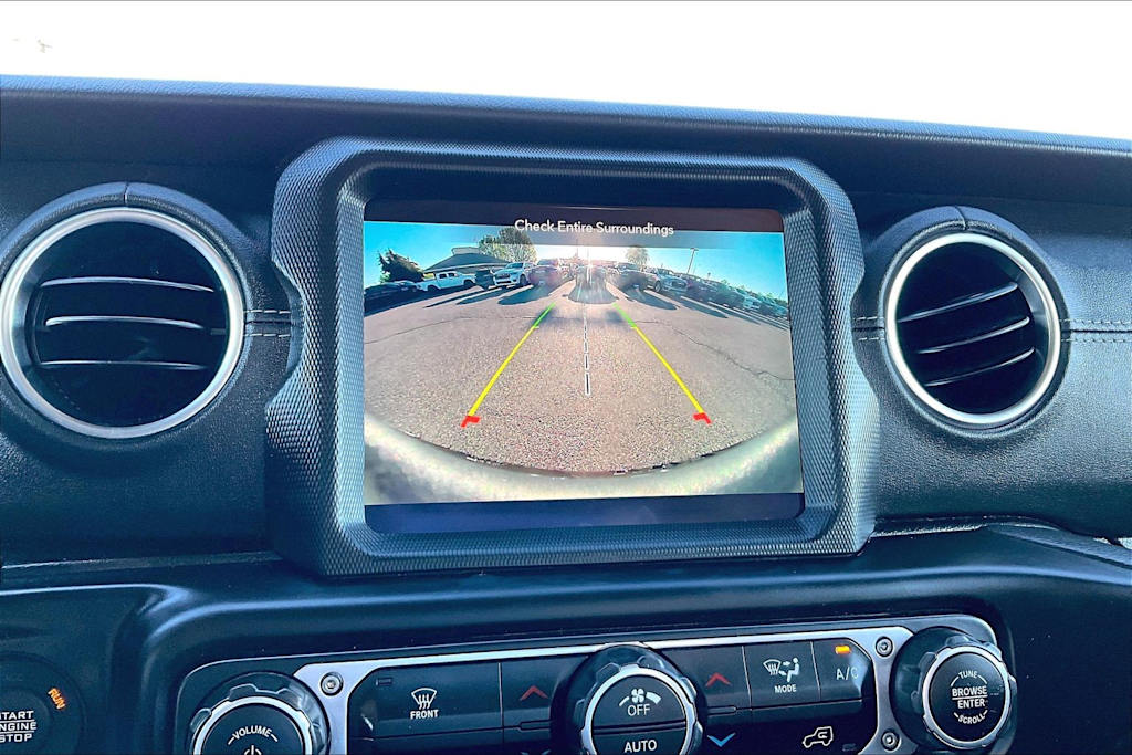 Thumbnail: 2021 Jeep Wrangler - 15