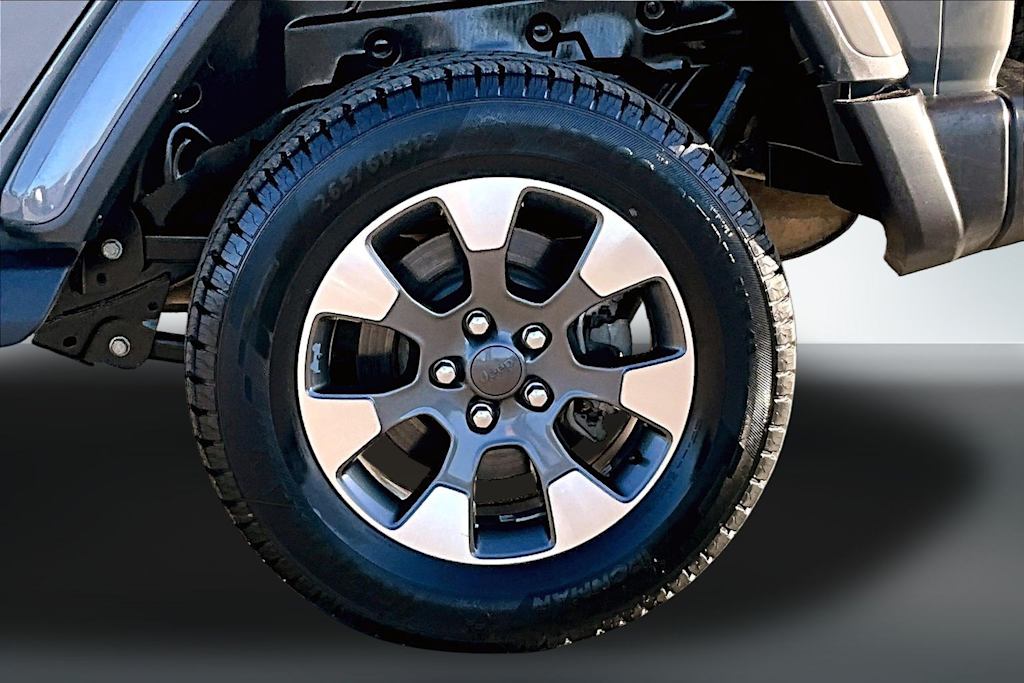 Thumbnail: 2021 Jeep Wrangler - 31