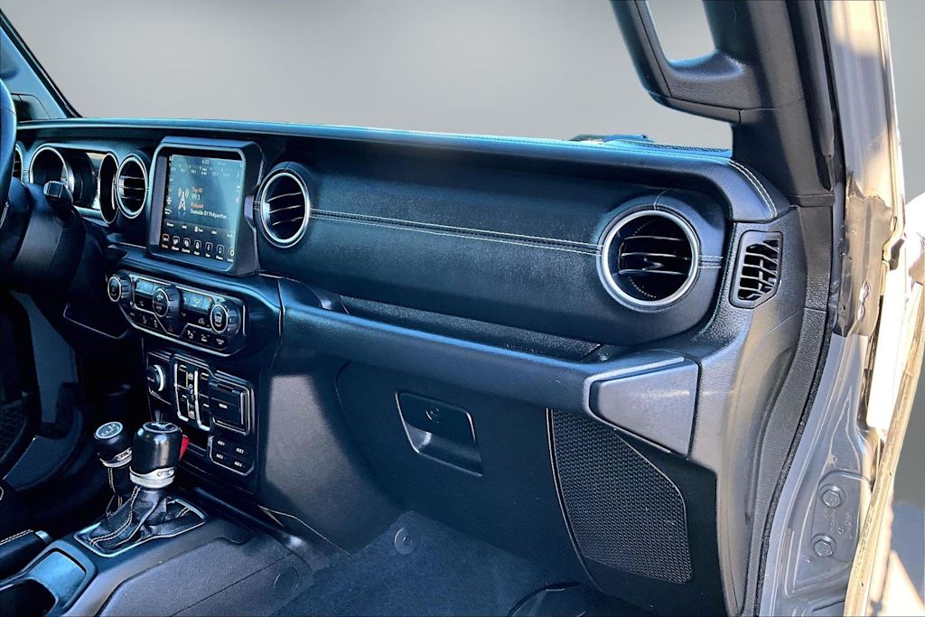 Thumbnail: 2021 Jeep Wrangler - 23