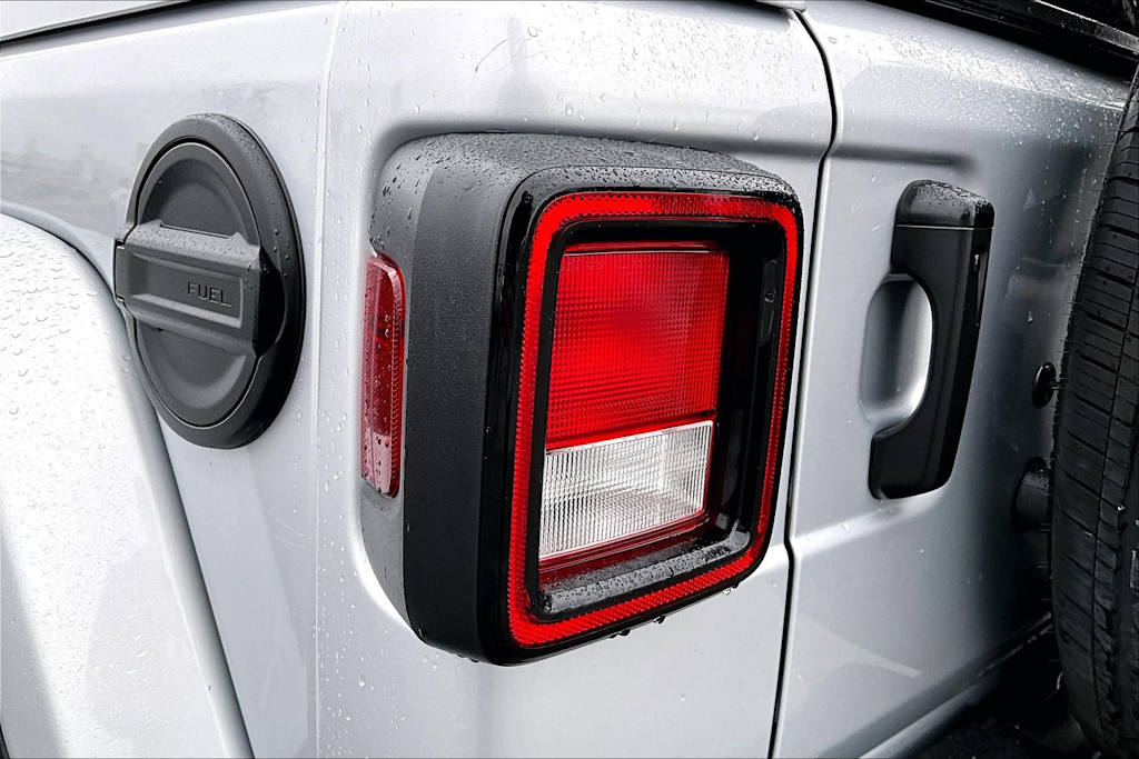 Thumbnail: 2023 Jeep Wrangler - 32