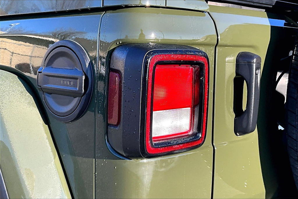 Thumbnail: 2023 Jeep Wrangler - 33