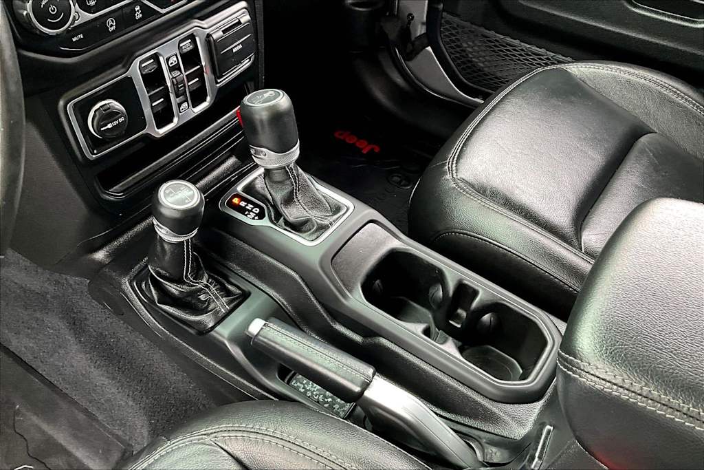 Thumbnail: 2019 Jeep Wrangler - 16