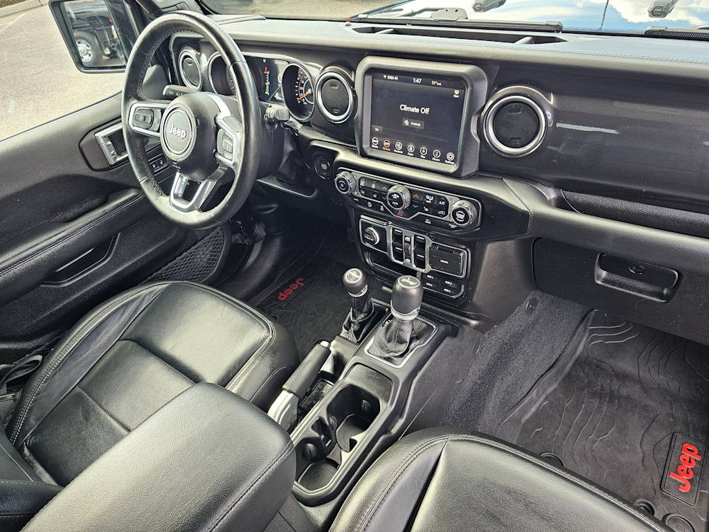 2022 Jeep Wrangler Unlimited Sahara 14