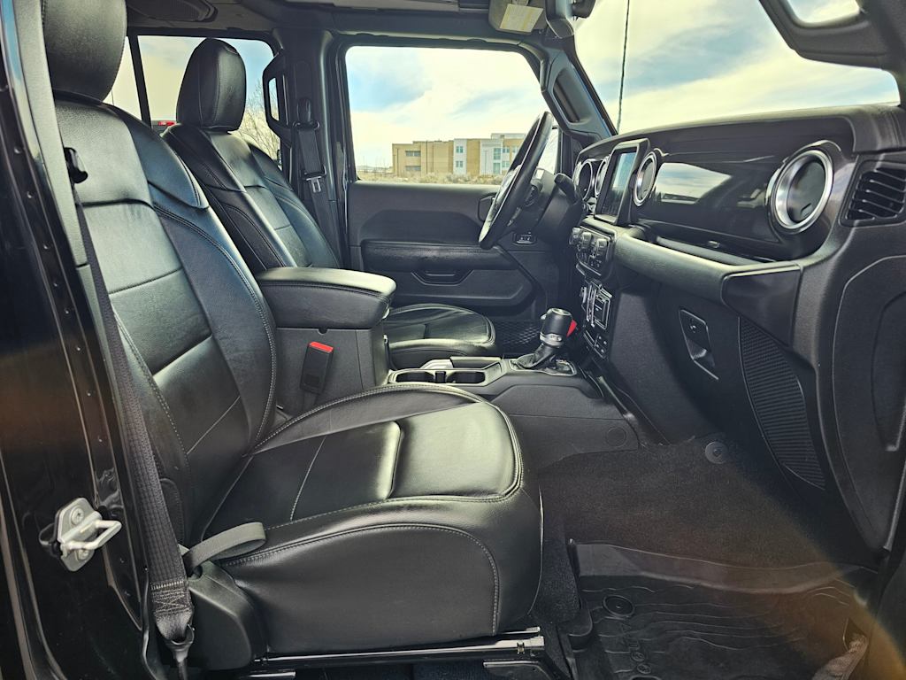 2022 Jeep Wrangler Unlimited Sahara 12