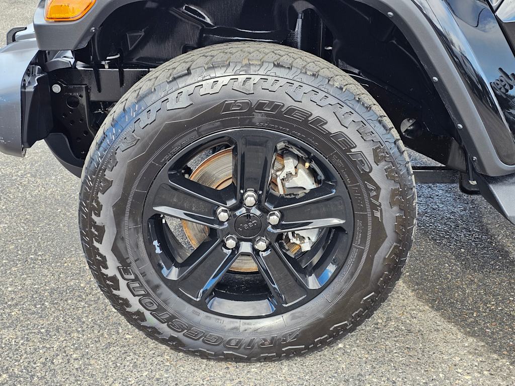 2022 Jeep Wrangler Unlimited Sahara 8