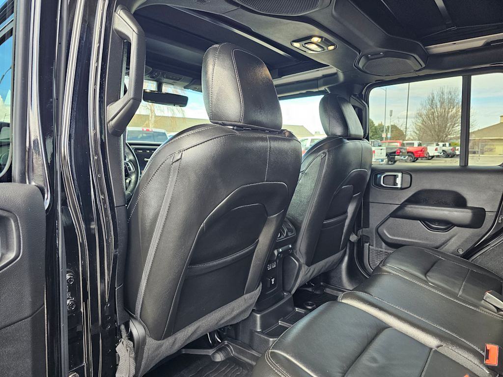 2022 Jeep Wrangler Unlimited Sahara 13