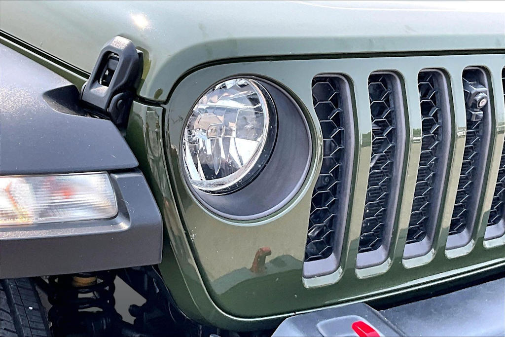 Thumbnail: 2022 Jeep Wrangler - 30