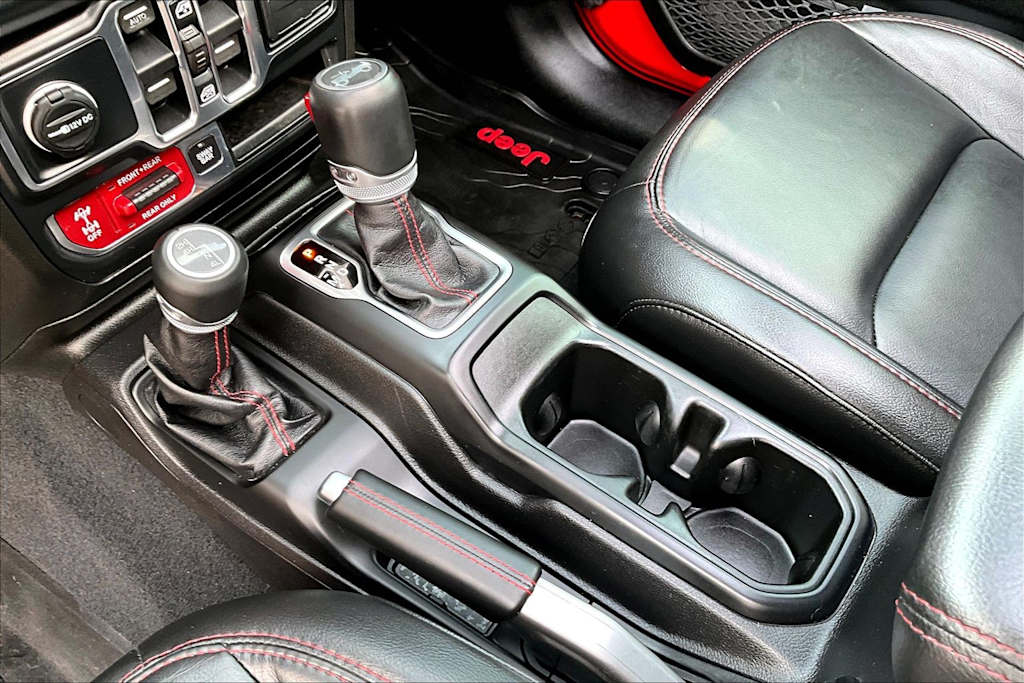 Thumbnail: 2019 Jeep Wrangler - 15