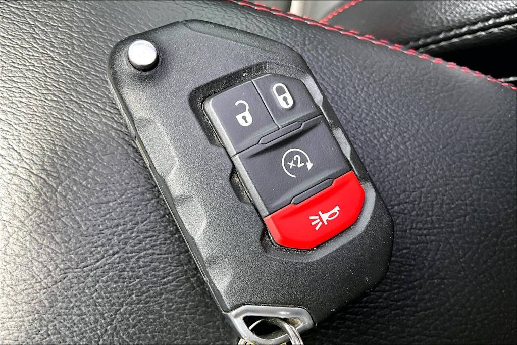 Thumbnail: 2019 Jeep Wrangler - 17