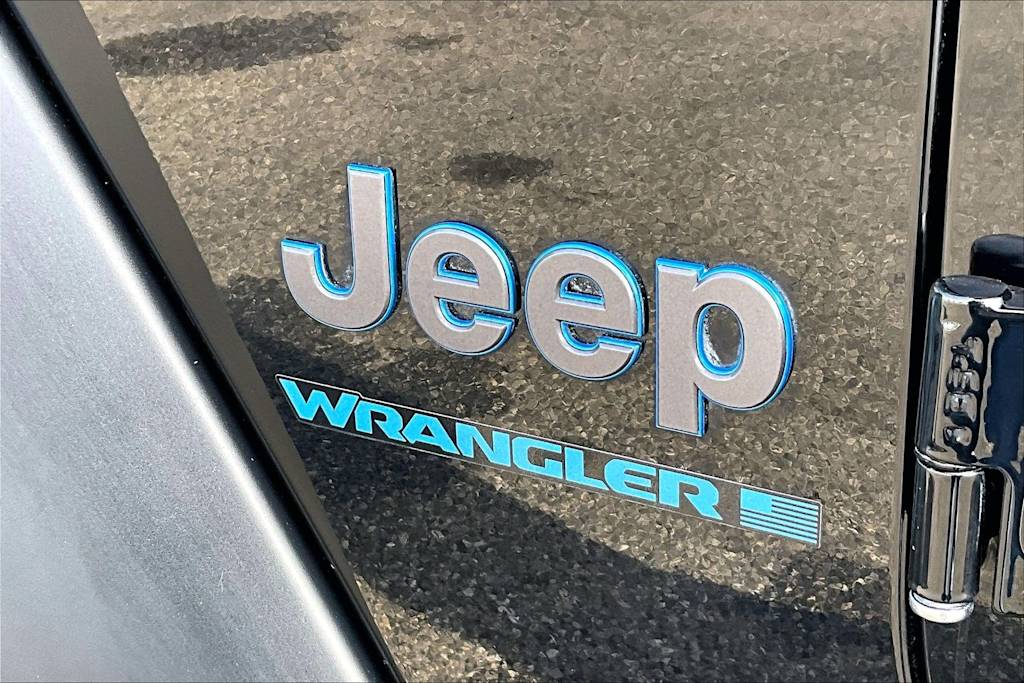 Thumbnail: 2023 Jeep Wrangler - 6