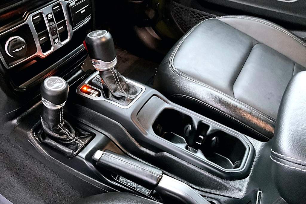 Thumbnail: 2021 Jeep Wrangler - 16