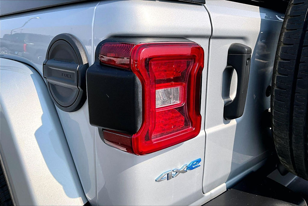 Thumbnail: 2023 Jeep Wrangler - 32