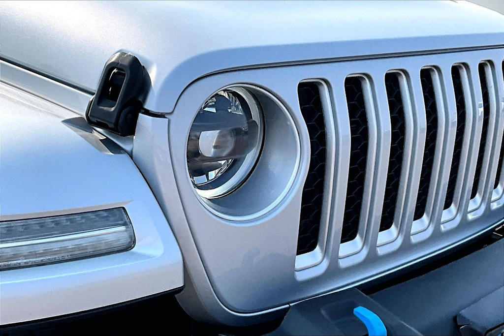 Thumbnail: 2023 Jeep Wrangler - 31