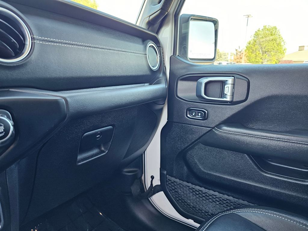 2023 Jeep Wrangler Unlimited Sahara 4xe 28