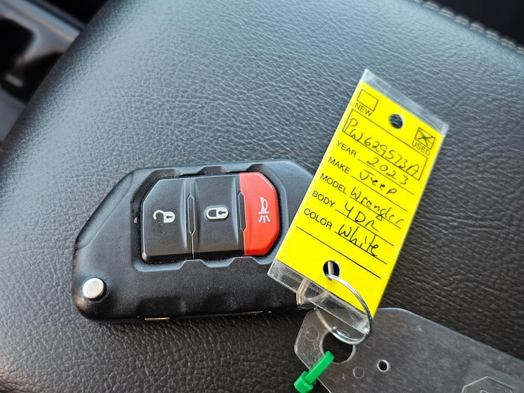 2023 Jeep Wrangler Unlimited Sahara 4xe 19