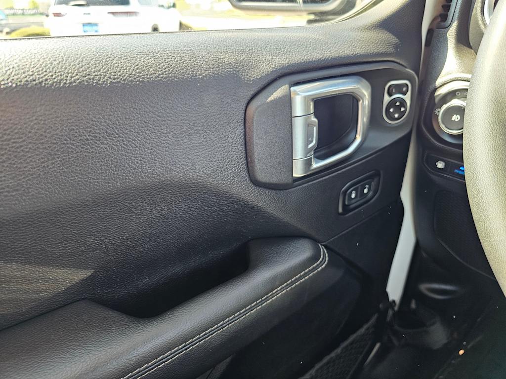 2023 Jeep Wrangler Unlimited Sahara 4xe 31