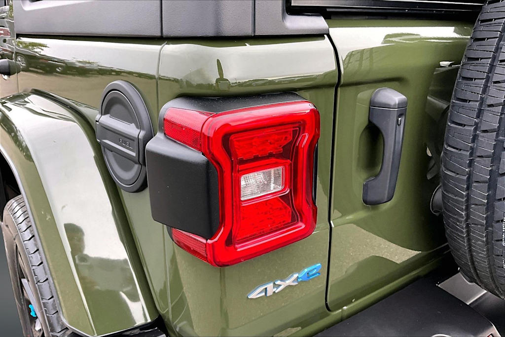 Thumbnail: 2023 Jeep Wrangler - 32