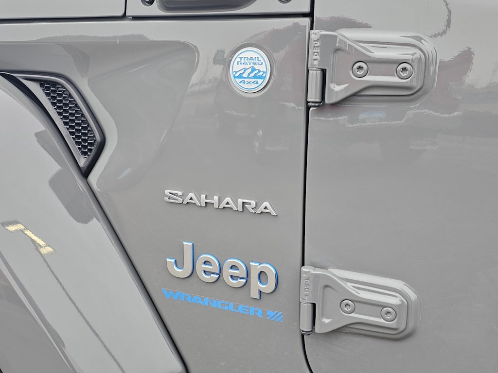 2023 Jeep Wrangler Unlimited Sahara 4xe 7