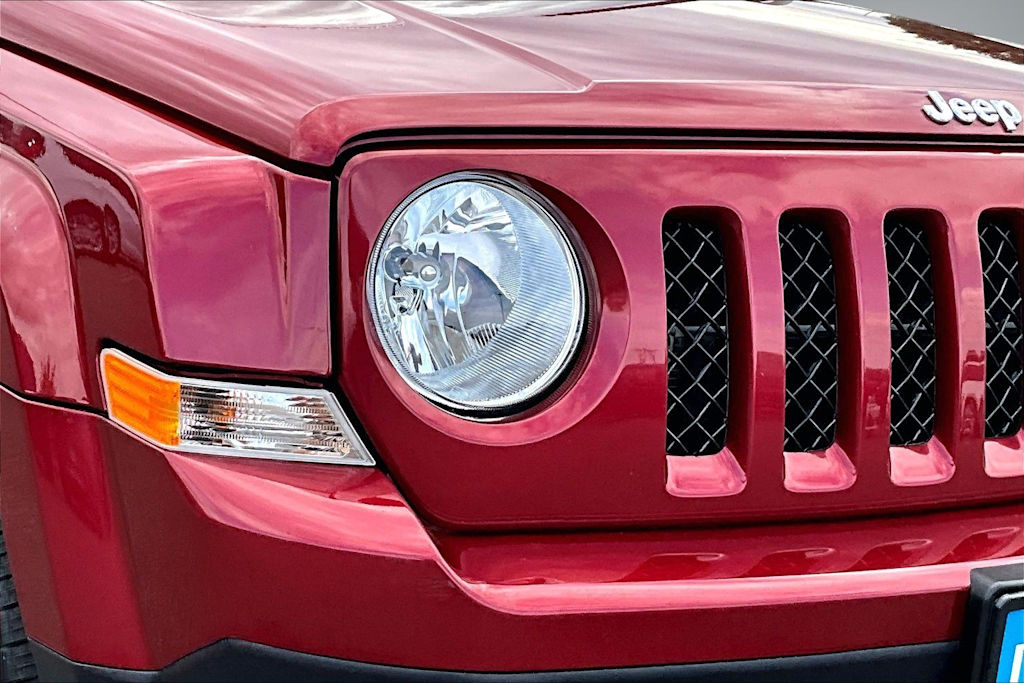 Thumbnail: 2015 Jeep Patriot - 30