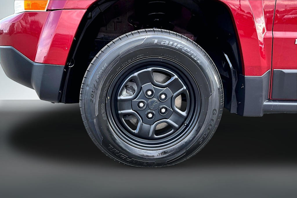 Thumbnail: 2015 Jeep Patriot - 7