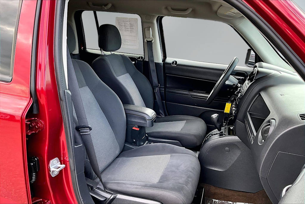 Thumbnail: 2015 Jeep Patriot - 21