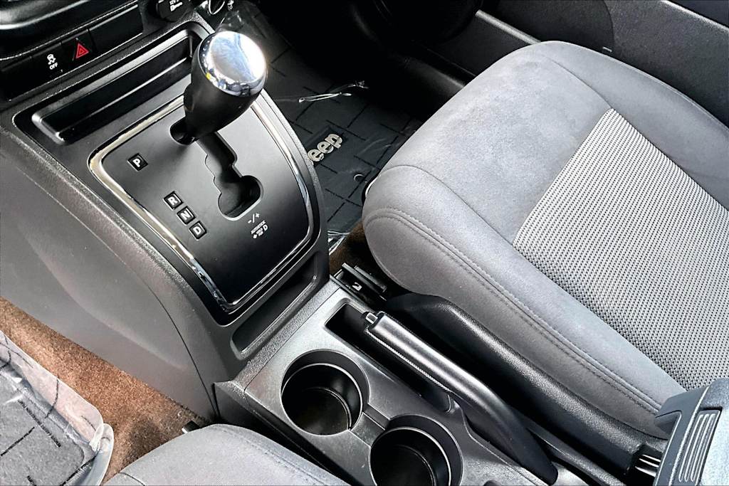 Thumbnail: 2015 Jeep Patriot - 15