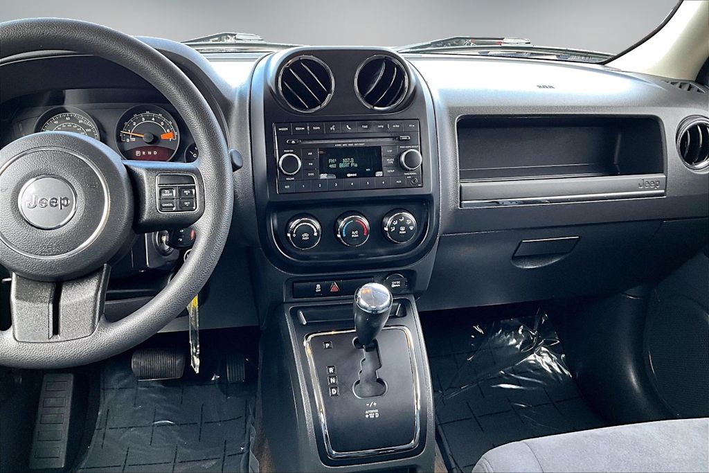 Thumbnail: 2015 Jeep Patriot - 14